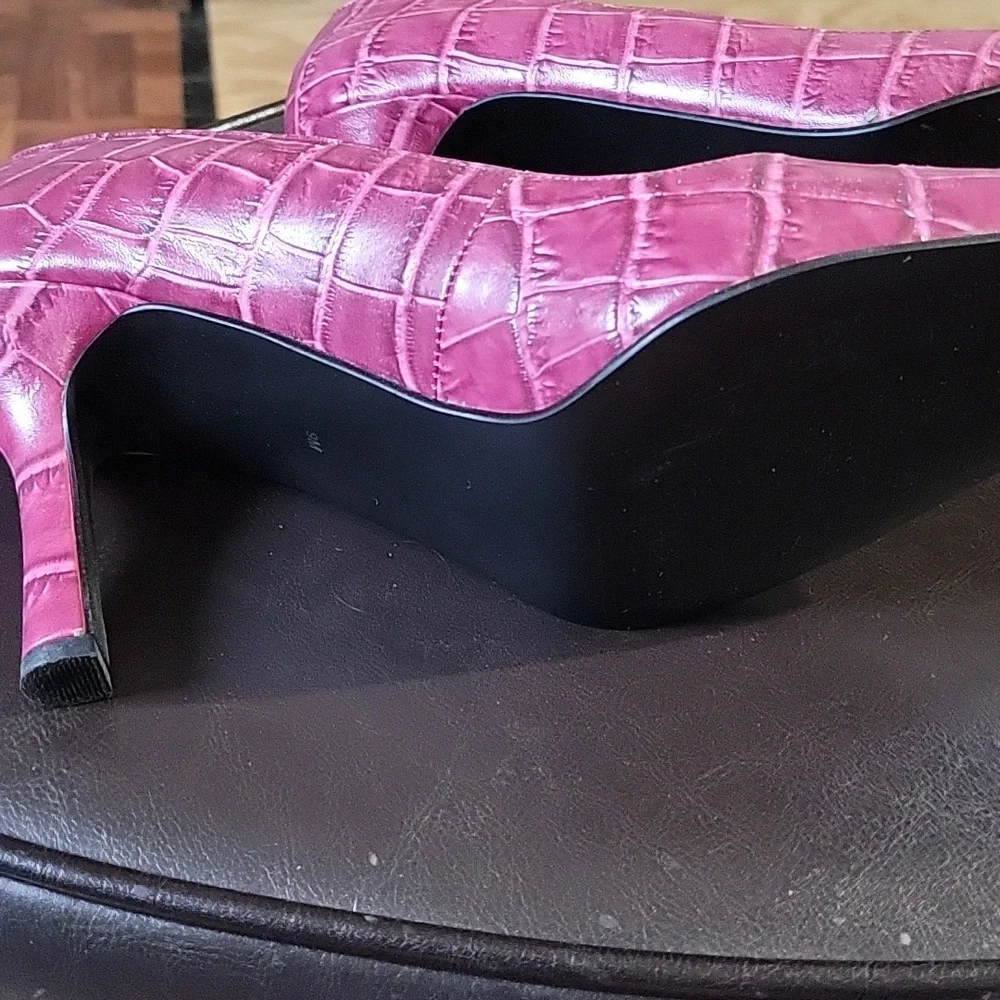 Pink leather heels size 9 - Picture 4 of 4